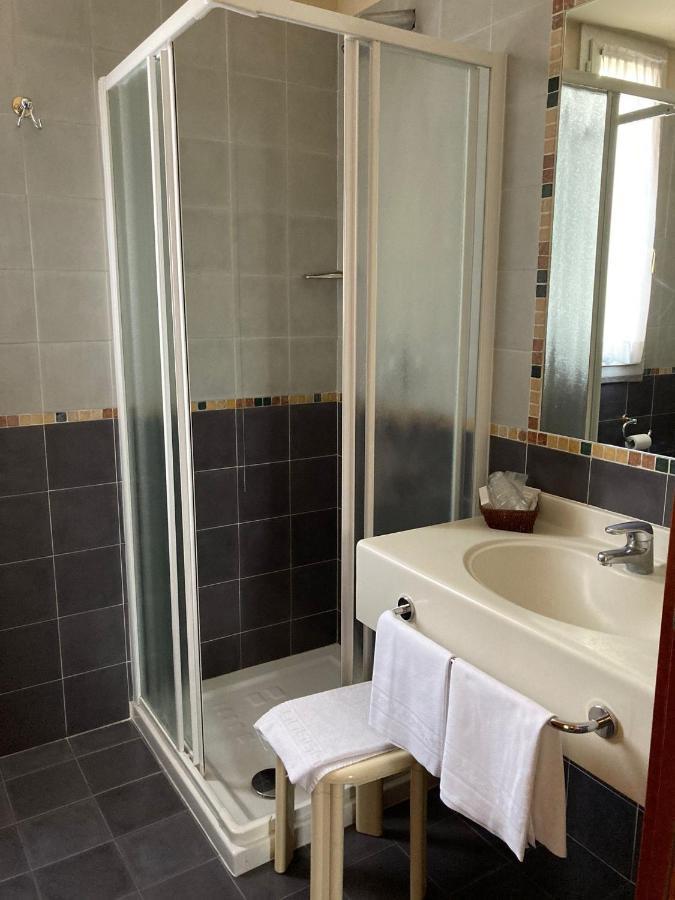 Hotel Visconti Melzo Esterno foto