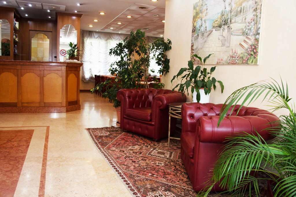Hotel Visconti Melzo Esterno foto