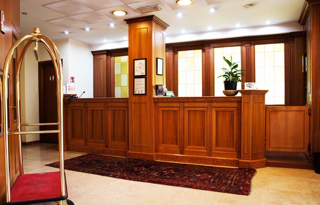 Hotel Visconti Melzo Esterno foto
