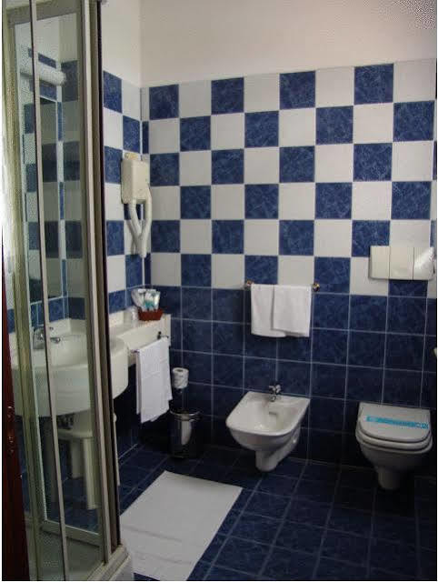 Hotel Visconti Melzo Esterno foto